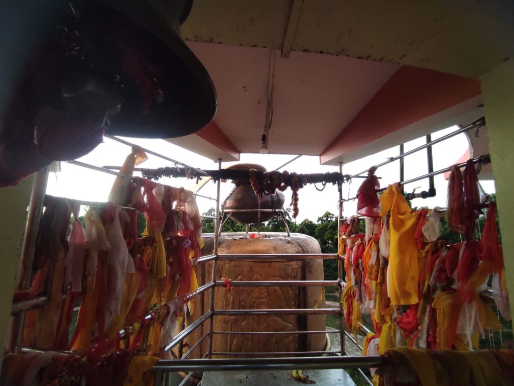 Alt Text: A wide-angle view of the Panchayan Kundas with the main Shiva Kunda at the center.